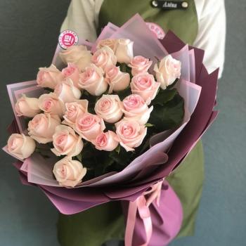 Бело-розовые розы 60 см (Россия) [№ - 331542]